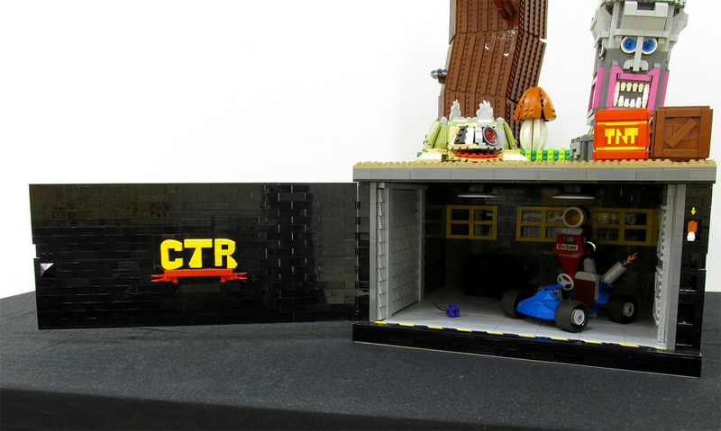 Illustration for article titled LEGO Diorama Is The Perfect Homage To Crash Bandicoot